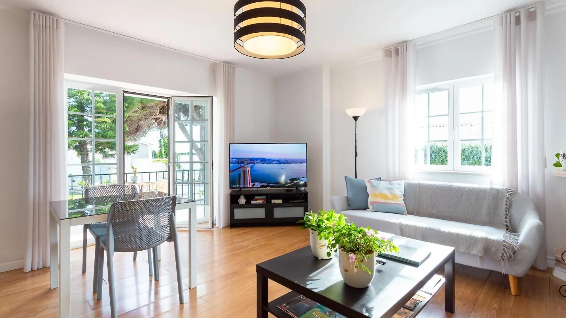 Moro'S Friends House - Cascais Hotel