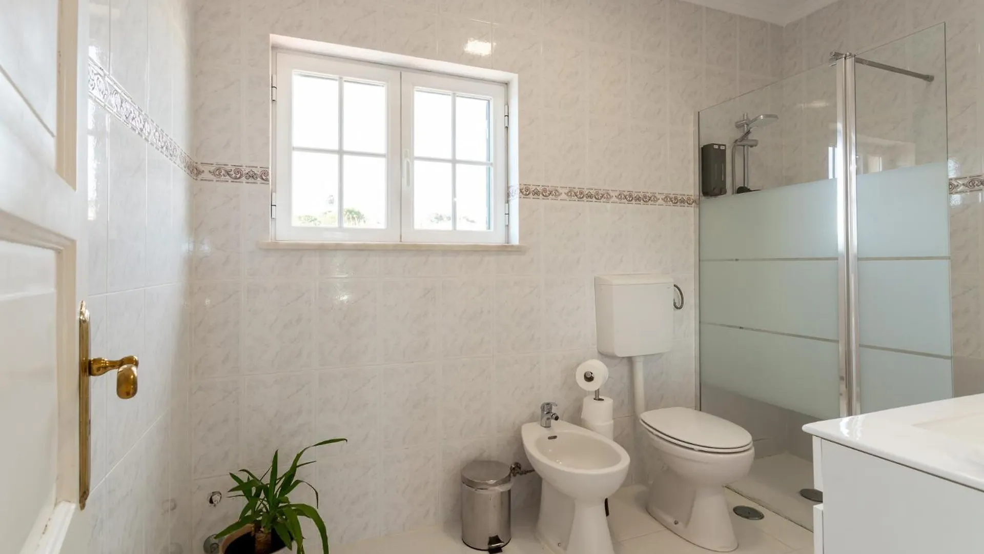 Moro'S Friends House - Cascais Hotel