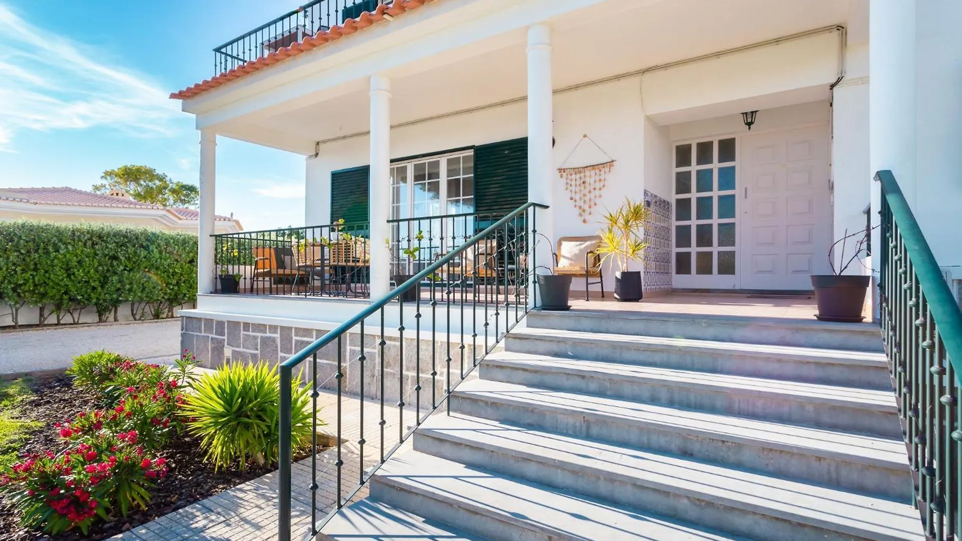 Moro'S Friends House - Cascais Hotel 0*,  Portugal